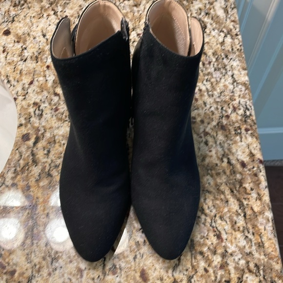 New without tags- Suede Boots size 7.5 - Picture 2 of 4
